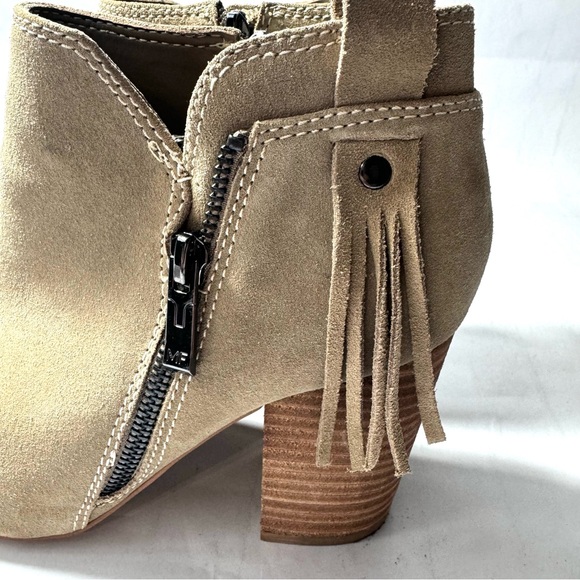 Women's Marc Fisher Taupe Suede Novice Peep Toe Ankle Bootie 8M Fringe Zipper - Picture 9 of 16